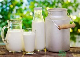 吃完柿子可以喝牛奶嗎？吃完柿子多久可以喝牛奶？