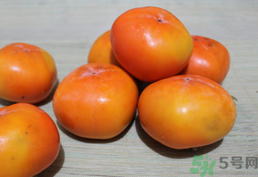 脆柿子皮可以吃嗎？脆柿子要削皮嗎？