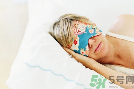 熬夜長白頭發(fā)怎么回事？熬夜長白頭發(fā)怎么辦？