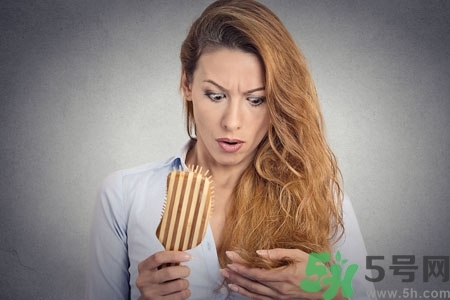 掉頭發(fā)厲害是缺少什么？掉頭發(fā)厲害吃什么維生素？