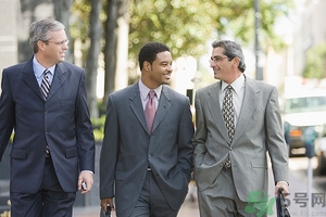 西服的扣子怎么扣?西服扣子的講究 西服的扣子怎么扣?西服扣子的講究