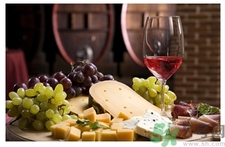 葡萄酒可以用塑料瓶裝嗎？自釀葡萄酒用什么裝比較好？