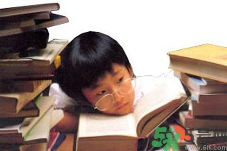 熬夜對(duì)青少年有什么影響？熬夜對(duì)青少年的危害是什么？