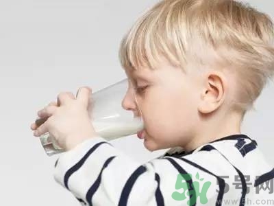 飛鶴奶粉怎么樣？飛鶴奶粉哪個(gè)系列好？