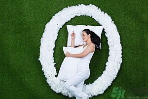 懷孕六個(gè)月睡覺(jué)姿勢(shì)圖 懷孕六個(gè)月的正確睡姿 懷孕六個(gè)月睡覺(jué)姿勢(shì)圖 懷孕六個(gè)月的正確睡姿