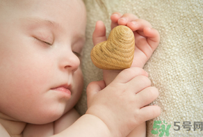 滅蚊燈有用嗎？滅蚊燈對(duì)嬰兒有害嗎？