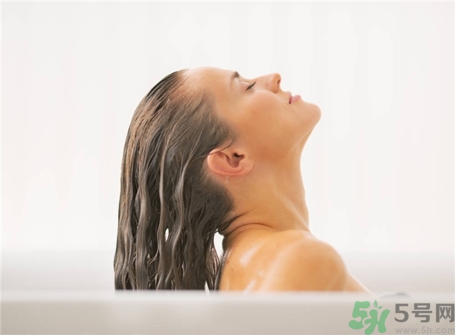 掉頭發(fā)用白醋洗頭好嗎？掉頭發(fā)用醋洗好嗎？