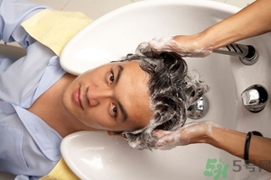 掉頭發(fā)用白醋洗頭好嗎？掉頭發(fā)用醋洗好嗎？