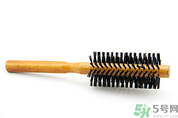愛掉頭發(fā)用什么梳子好?哪種梳子不容易掉頭發(fā) 愛掉頭發(fā)用什么梳子好?哪種梳子不容易掉頭發(fā)