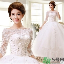 十月份結(jié)婚穿什么衣服?10月份結(jié)婚穿什么婚紗? 十月份結(jié)婚穿什么衣服?10月份結(jié)婚穿什么婚紗?