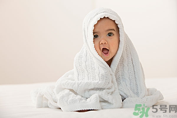 秋天寶寶上火怎么辦？寶寶秋季上火怎么辦？