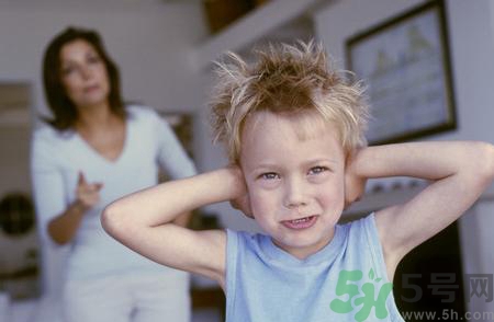 孩子不聽話怎么教育？孩子不聽話該不該打？