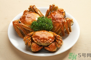 大閘蟹放冰箱死了還能吃嗎？大閘蟹放冰箱冰凍死了還能吃嗎？