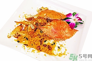 吃大閘蟹配什么酒好？大閘蟹和什么酒搭配最好吃