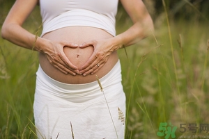 孕期掉頭發(fā)很厲害怎么辦？孕期掉頭發(fā)怎么辦？