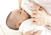 母乳喂養(yǎng)的好處有哪些？母乳喂養(yǎng)怎么知道寶寶吃飽了沒(méi)？
