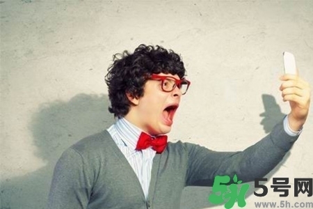 嗓子疼吃什么食物好？吃什么食物對(duì)嗓子好？