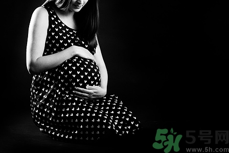 懷孕兩個(gè)月可以同床嗎?懷孕兩個(gè)月不能吃什么東西 懷孕兩個(gè)月可以同床嗎?懷孕兩個(gè)月不能吃什么東西