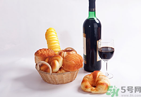 葡萄酒不能和什么一起吃？葡萄酒和什么食物相克？