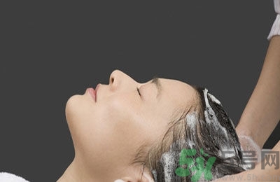 洗頭發(fā)掉頭發(fā)怎么辦？洗頭發(fā)大量脫發(fā)怎么辦？