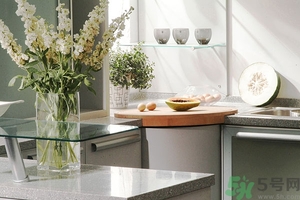 新裝修的房子多久可以入?。啃卵b修的房子多久能??？