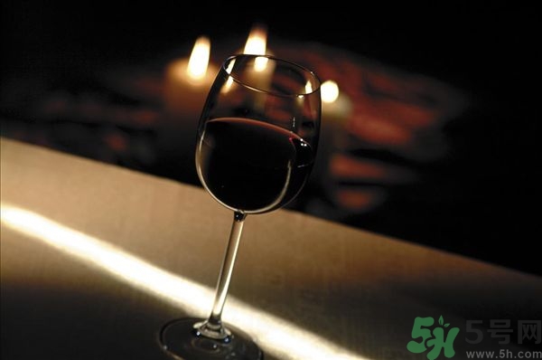 葡萄酒什么時(shí)候過(guò)濾？自制葡萄酒多久可以過(guò)濾？