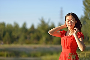 頭發(fā)枯黃稀少怎么辦？頭發(fā)又黃又少怎么辦？