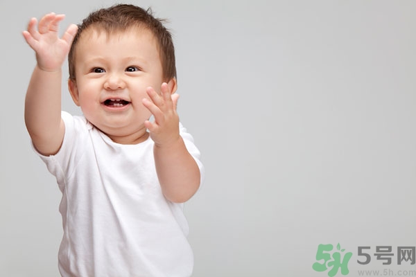 寶寶掉頭發(fā)是什么原因？寶寶掉頭發(fā)是怎么回事？