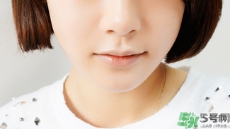 vant氣墊cc黑色和白色哪款好？vant36.5氣墊cc黑色和白色區(qū)別