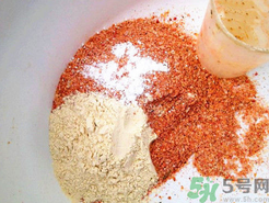 秋天釣魚(yú)用什么餌料？秋季釣魚(yú)用什么餌料好？