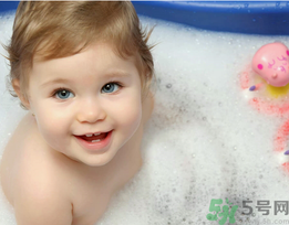 秋天寶寶需要每天洗澡嗎？秋天寶寶多久洗一次澡？