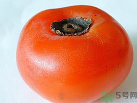 新鮮柿子皮可以吃嗎？吃了柿子皮怎么辦？