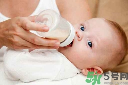 寶寶不吃藥可以加在奶里面嗎？寶寶不吃藥怎么喂比較好？