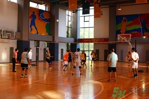 打籃球腿抽筋怎么辦？打籃球小腿抽筋怎么辦？