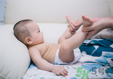 怎么判斷寶寶積食？寶寶積食吃什么食物好？