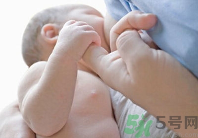 斷奶期間奶漲怎么辦？什么時候斷奶最合適？