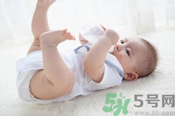 什么季節(jié)斷奶對寶寶好？如何給寶寶斷奶？