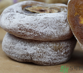 ?柿餅上的白霜是什么？?柿餅外面的白色是什么？