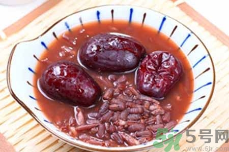 寒露手腳冰涼喝什么好？手腳發(fā)涼喝三紅湯有什么好處？