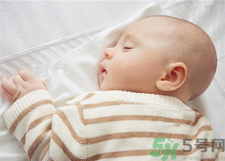 十月份寶寶穿什么衣服？十月份嬰兒穿什么衣服？