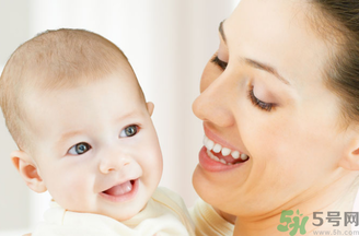 嬰兒秋天拉肚子怎么辦？秋天嬰兒拉肚子怎么辦？