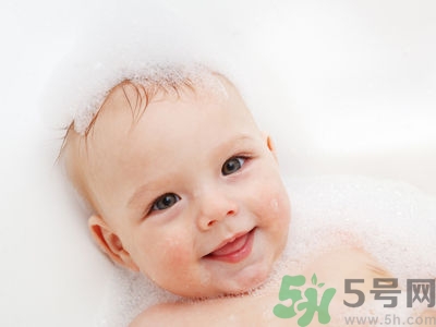 寶寶頭垢是如何產(chǎn)生的？寶寶頭垢怎么去掉？