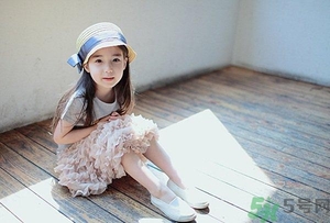 新生兒為什么那么丑？新生兒越丑越好嗎？