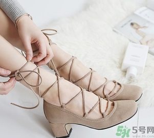 十月可以穿涼鞋嗎？十月怎么穿涼鞋不冷？