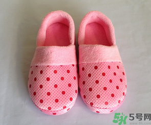 十月份坐月子穿什么鞋？10月份坐月子穿什么鞋？