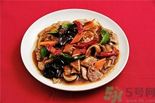 香菇和木耳可以一起炒嗎?香菇和木耳能一起吃嗎? 香菇和木耳可以一起炒嗎?香菇和木耳能一起吃嗎?