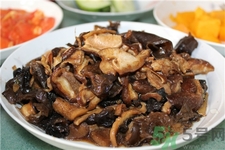 香菇和木耳可以一起炒嗎?香菇和木耳能一起吃嗎? 香菇和木耳可以一起炒嗎?香菇和木耳能一起吃嗎?