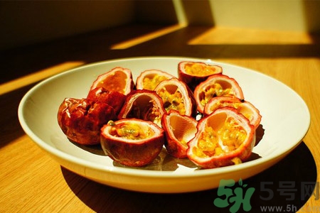 吃百香果會(huì)上火嗎？百香果一次吃幾個(gè)最好？