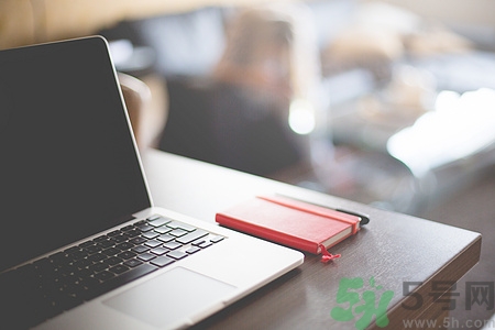 為什么上班后容易長(zhǎng)胖?上班容易長(zhǎng)胖怎么辦 為什么上班后容易長(zhǎng)胖?上班容易長(zhǎng)胖怎么辦