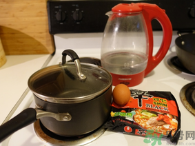 辛拉面是哪個國家的？辛拉面怎么煮好吃？